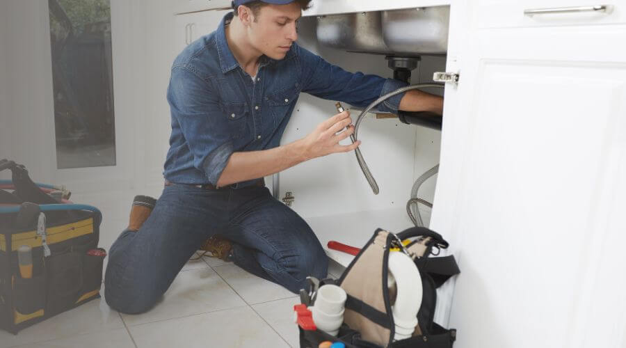 Expert burst pipe repair services in Chatsworth, IL